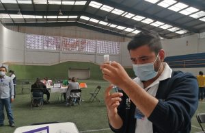 Retoman vacunación contra Covid-19, aplican primera dosis a adultos de 40 a 49 años