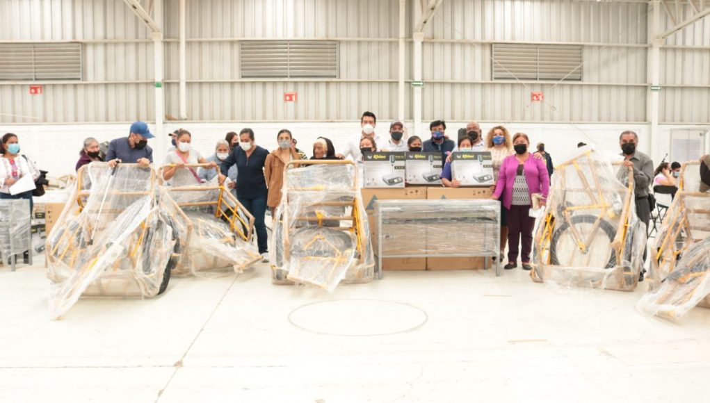 Comerciantes ludovicenses reciben equipamiento (1)