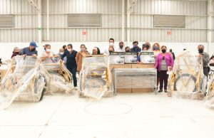 Comerciantes del Tianguis del Ferrocarril y del Mercado Hidalgo reciben equipamiento