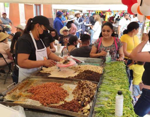 Al estilo de San Diego de la Unión se comen más de 18 mil tacos en un solo día