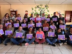 Madres y padres de familia se capacitan para educar desde el amor