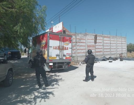 Policías iturbidenses recuperan vehículo robado con violencia en Los Encinos