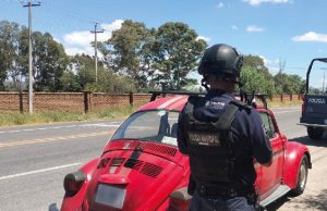 Recuperan un vehículo robado y aseguran a presunto ladrón