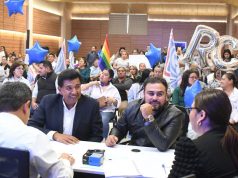 Roberto Carlos Terán Ramos se registra como aspirante a diputado local por el noreste
