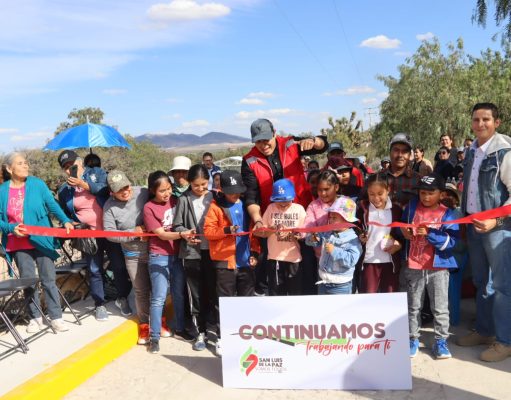 Entregan calle en la comunidad Los Plátanos con cerca de 1mdp