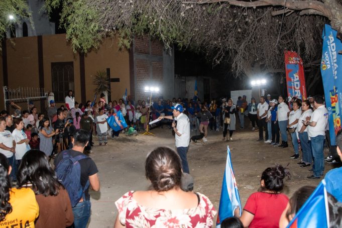 Candidato Adrián Hernández propone crear un Centro Cultural de Artes