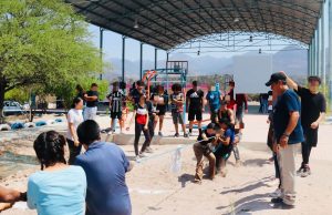 Reconocen y brindan actividades recreativas a estudiantes en su día