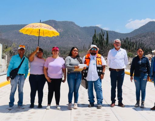 Entregan pavimentación de calle en localidad de Juan Diegos