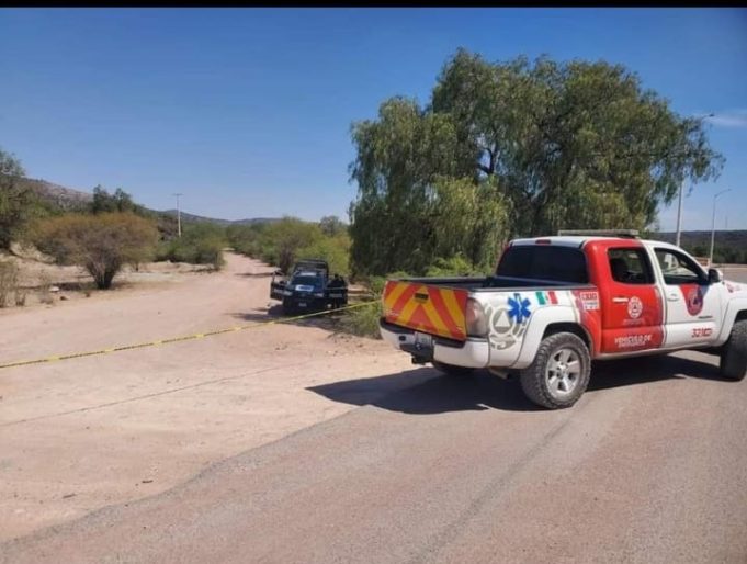 En dos hechos distintos, localizan a tres hombres sin vida y una mujer herida