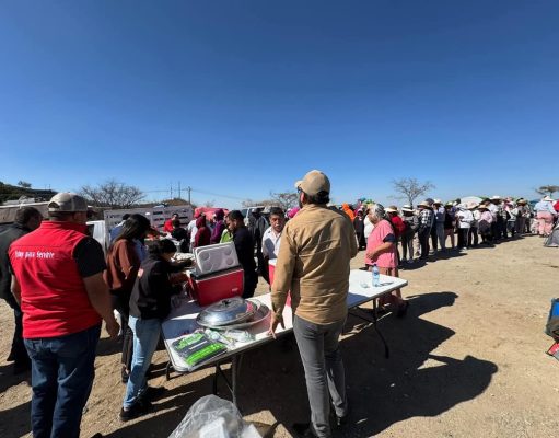 Gobierno de San Diego mantiene tradición de llevar alimentos a peregrinos sanjuaneros