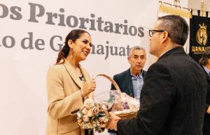 Se reúne alcalde Manuel Montes con gobernadora Libia Dennise