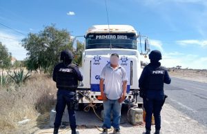 Menor de edad con tractocamión robado
