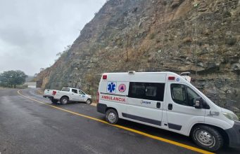 Trabajador de Gobierno del Estado se accidentan en carretera a Xichú