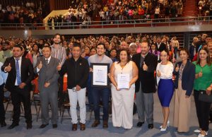 Reconocen la participación de madres y padres de familia en la formación académica