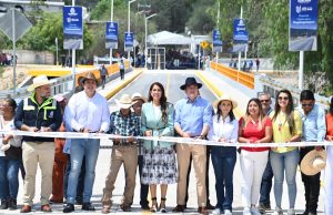 Entrega de puente en Tequisquiapan