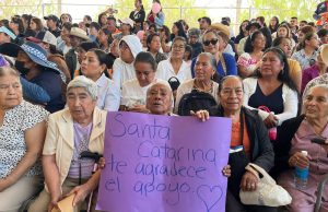 Alcalde y población santacatarinense participa en Segundo Informe de la Gobernadora