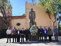 Conmemoran en San Luis de la Paz el natalicio de Benito Juárez con acto cívico en la Explanada Matamoros