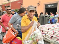 ENTREGA MASIVA DE DESPENSAS EN EL CENTRO HISTÓRICO DE DOLORES HIDALGO