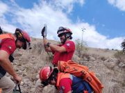 Protección Civil realiza rescate en montaña de difícil acceso en San Luis de la Paz