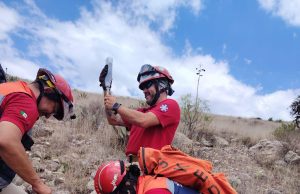 Protección Civil realiza rescate en montaña de difícil acceso en San Luis de la Paz