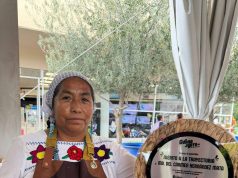Reconocen a “Carmelita” por su destacada trayectoria en la gastronomía tradicional